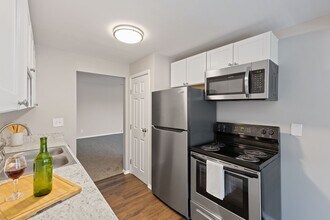 The Wimbledons in Springdale, OH - Building Photo - Building Photo