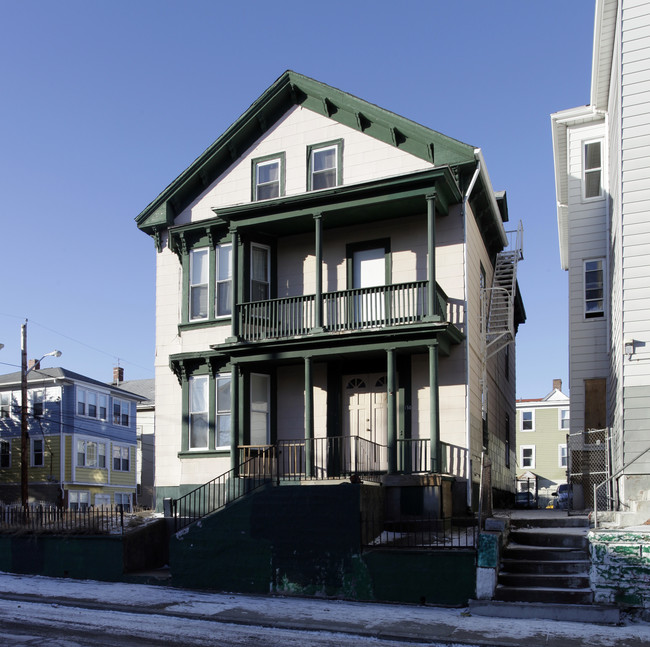 150 Almy St in Providence, RI - Foto de edificio - Building Photo