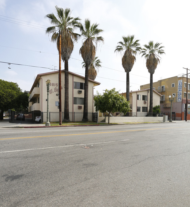 3815 W 8th St in Los Angeles, CA - Foto de edificio - Building Photo