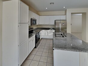 207 W Calle Matraca in Sahuarita, AZ - Foto de edificio - Building Photo