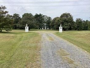 3303 Edgeland Rd in Richburg, SC - Foto de edificio - Building Photo