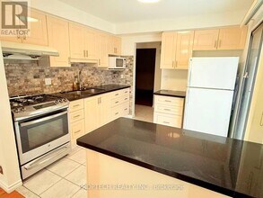 49 Carey Crescent in Markham, ON - Building Photo - Building Photo