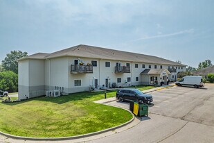 Meadow Glen Terrace in Indianola, IA - Building Photo