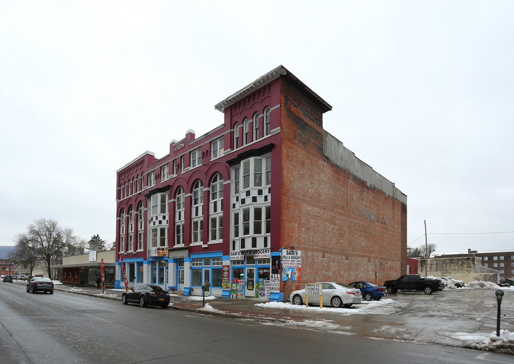 Winston Arms in Herkimer, NY - Building Photo