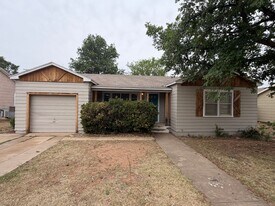 2408 35th St in Lubbock, TX - Building Photo