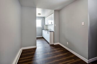 21 Holborn Drive in Kitchener, ON - Building Photo - Building Photo