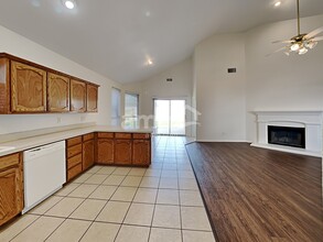 552 Caravan Dr in Fort Worth, TX - Building Photo - Building Photo