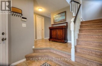 543 Chesapeake Crescent in Waterloo, ON - Building Photo - Building Photo