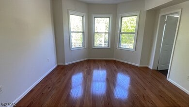 120 S 7th St in Newark, NJ - Foto de edificio - Building Photo