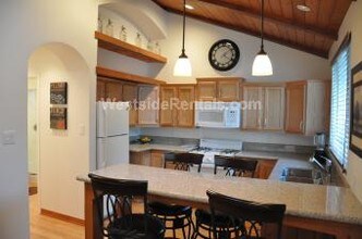 109 S Laurel Ave in Los Angeles, CA - Building Photo - Building Photo