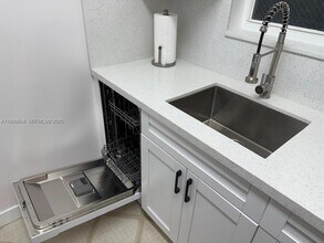 160 SW 30th Ave in Miami, FL - Building Photo - Building Photo