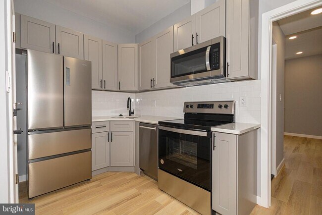 813 N 26th St in Philadelphia, PA - Building Photo - Building Photo