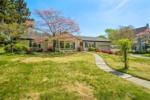 231 Colonial Ave in Moorestown, NJ - Building Photo
