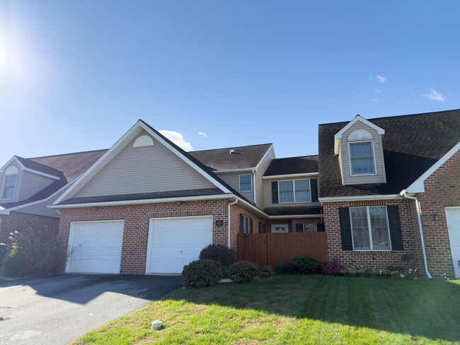 45 Spring Hill Ln in Mountville, PA - Building Photo - Building Photo