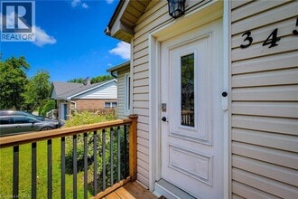 345 Hawkridge Ave in Hamilton, ON - Building Photo - Building Photo