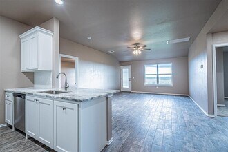 1624 Highland Loop in Guthrie, OK - Building Photo - Building Photo