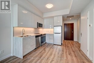 60 Frederick St in Kitchener, ON - Building Photo