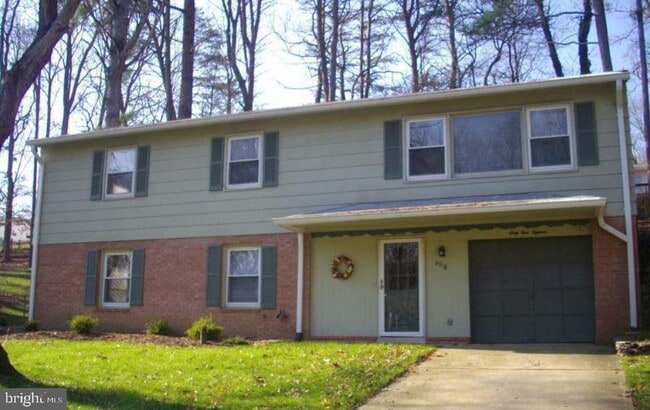 6918 Ashbury Dr in Springfield, VA - Building Photo - Building Photo