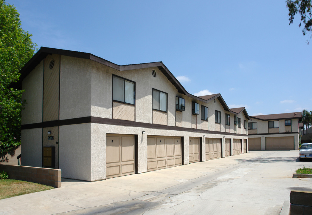 17682 Cameron St in Huntington Beach, CA - Building Photo