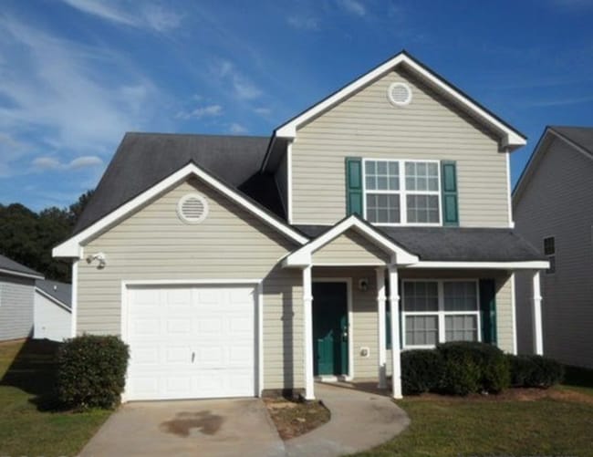 property at 445 Victoria Blvd
