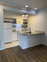 Cottages at Corporate in Baton Rouge, LA - Foto de edificio - Building Photo