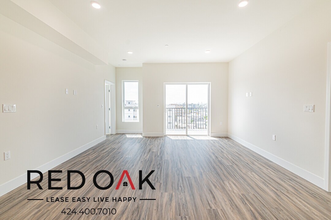 1037 Dewey Ave in Los Angeles, CA - Building Photo