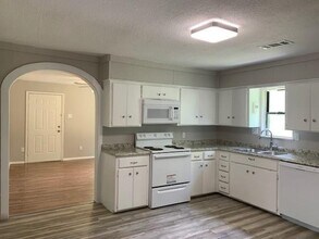 719 E Chestnut St in Denison, TX - Building Photo - Building Photo