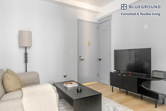 161 W 54th St in New York, NY - Building Photo - Building Photo