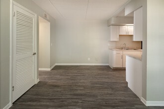 Alderman Park Apartments in Jacksonville, FL - Foto de edificio - Interior Photo