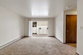 5515 15th Ave NE, Unit 302 in Seattle, WA - Building Photo - Building Photo