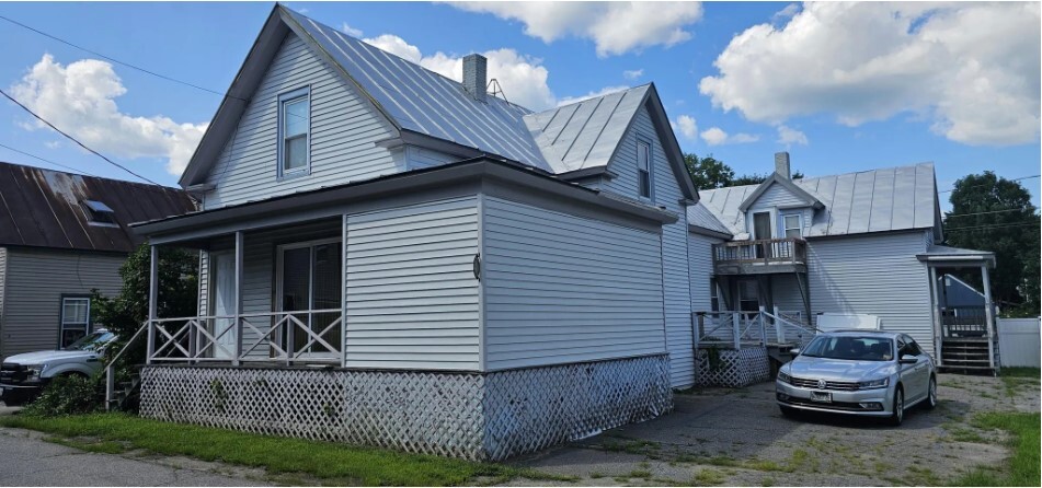 11 Moor St, Unit 1 in Waterville, ME - Foto de edificio