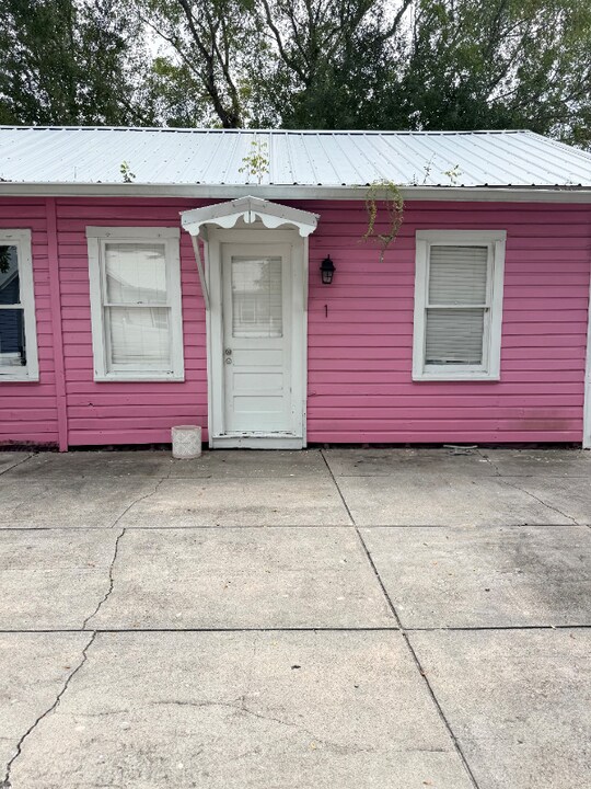 1606 Hough St in Ft. Myers, FL - Building Photo