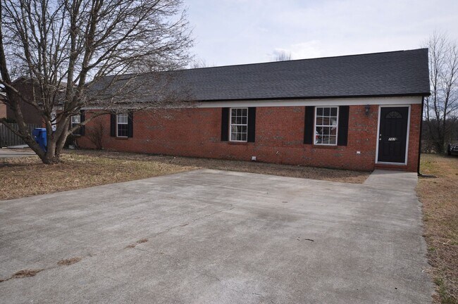 707 Bagwell Ct in Murray, KY - Building Photo - Building Photo