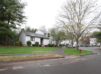 Wolcott Woods in Simsbury, CT - Foto de edificio - Building Photo