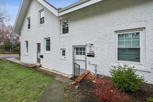 195 Riveredge Rd in Tenafly, NJ - Building Photo - Building Photo