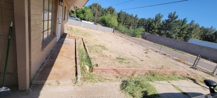 2612 E Alta Vista Rd in Phoenix, AZ - Building Photo - Building Photo