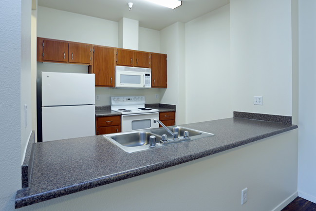 Center Pointe Apartments