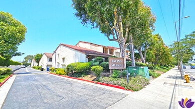 18130 Oxnard St in Tarzana, CA - Building Photo - Building Photo