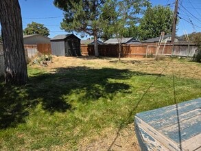 420 N Mattson Dr in Moses Lake, WA - Foto de edificio - Building Photo