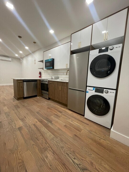 129 Saint Pauls Ave in Jersey City, NJ - Building Photo