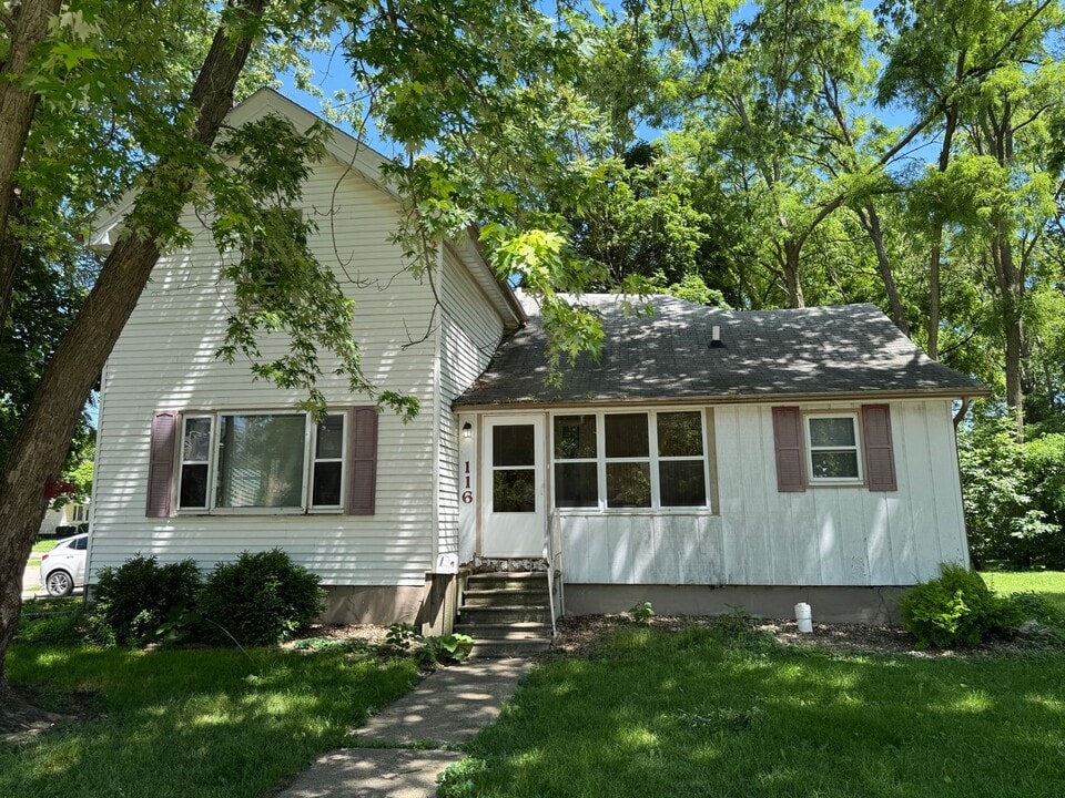 116 W Cypress St in Normal, IL - Building Photo