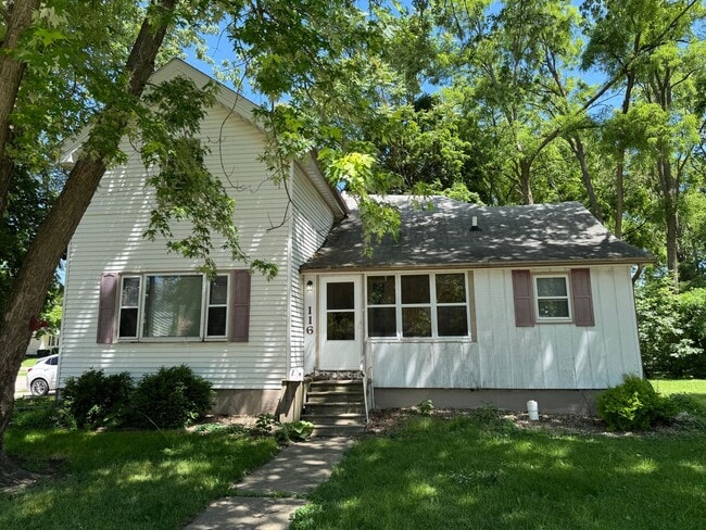 property at 116 W Cypress St