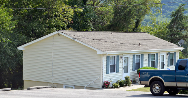 Gardenview Apartments in Roanoke, VA - Foto de edificio - Building Photo