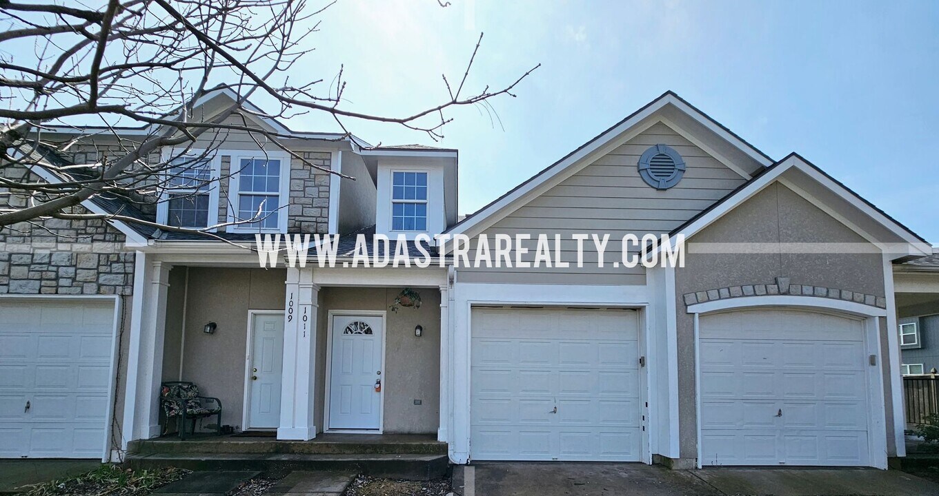 1010 N Findley St in Olathe, KS - Building Photo