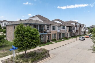 Commodore at Preston in Plano, TX - Foto de edificio - Building Photo