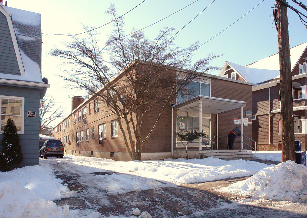 183-185 Barker St in Hartford, CT - Building Photo