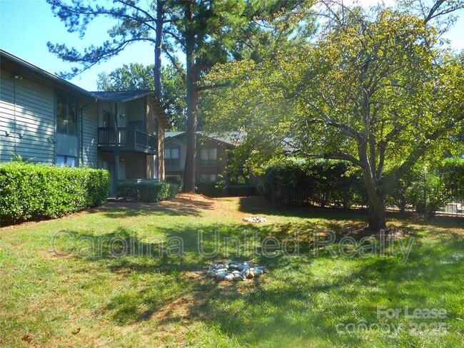 5016 Sardis Rd in Charlotte, NC - Building Photo - Building Photo