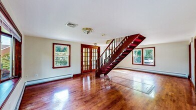 298 River St in Newton, MA - Building Photo - Building Photo