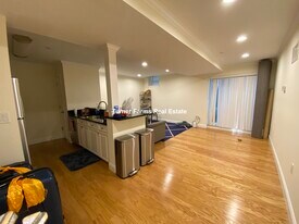 16 Chauncy St, Unit C in Cambridge, MA - Building Photo