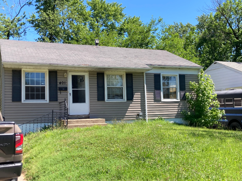 401 Caithness Rd in St. Louis, MO - Building Photo